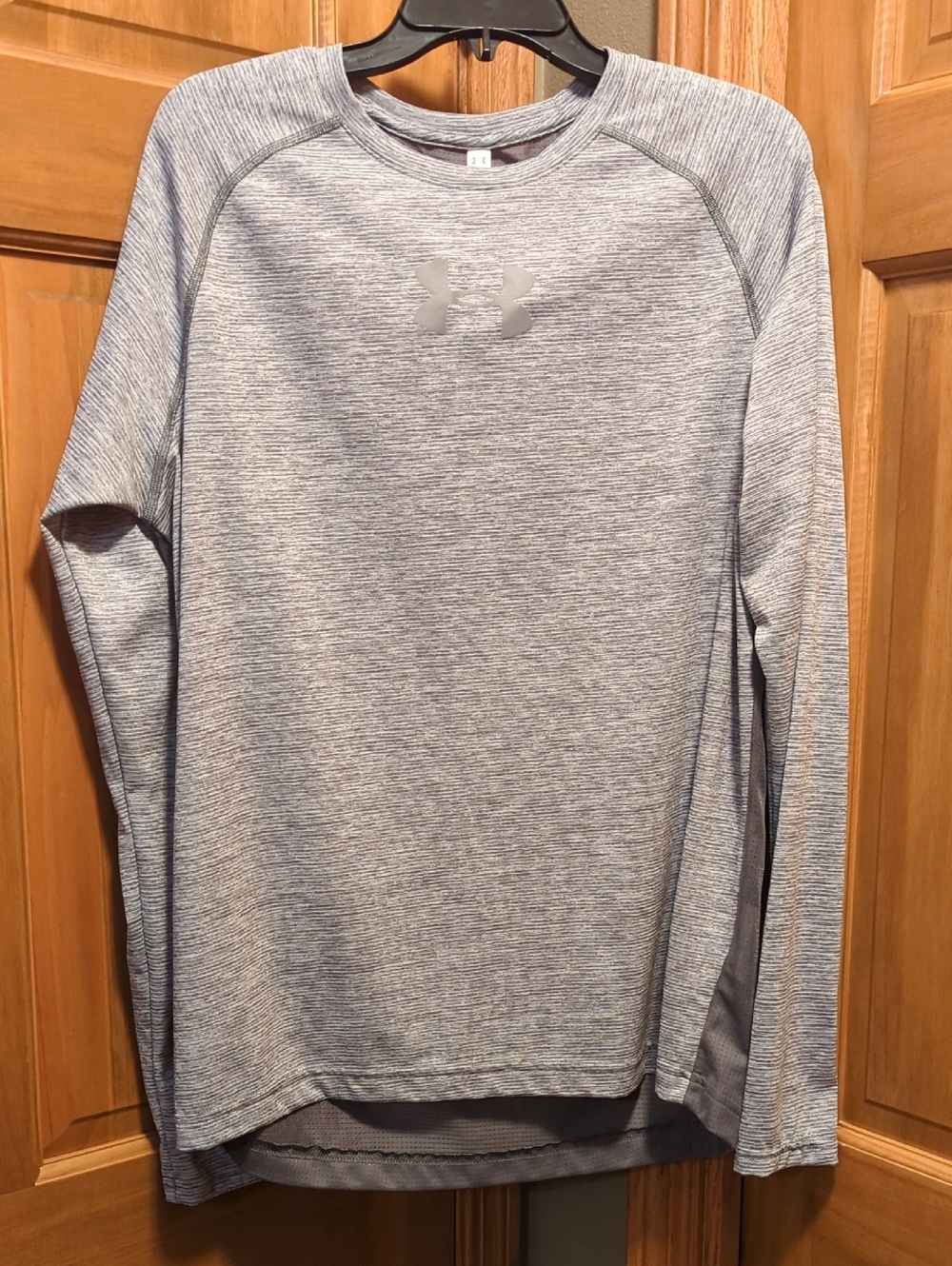 Large Under Armour Light Gray Heathered Long Sleeve Men's Heat Gear Athletic Top